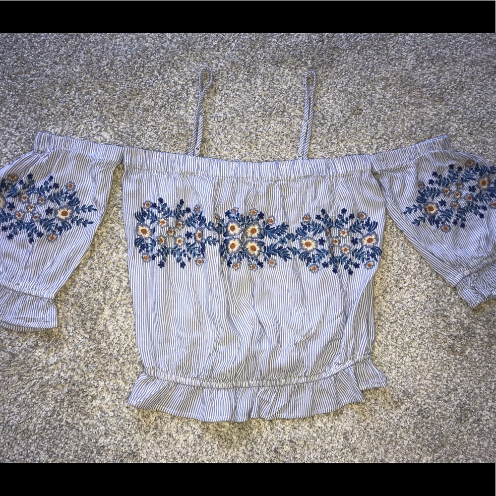 American eagle off shoulder crop top
